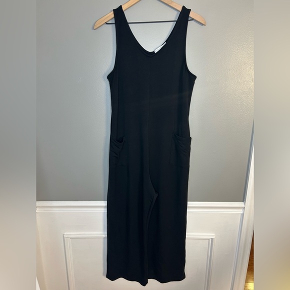 Threads 4 Thought V Neck Rainey Patch Pocket Jumpsuit in Black, Size Small - Picture 8 of 14
